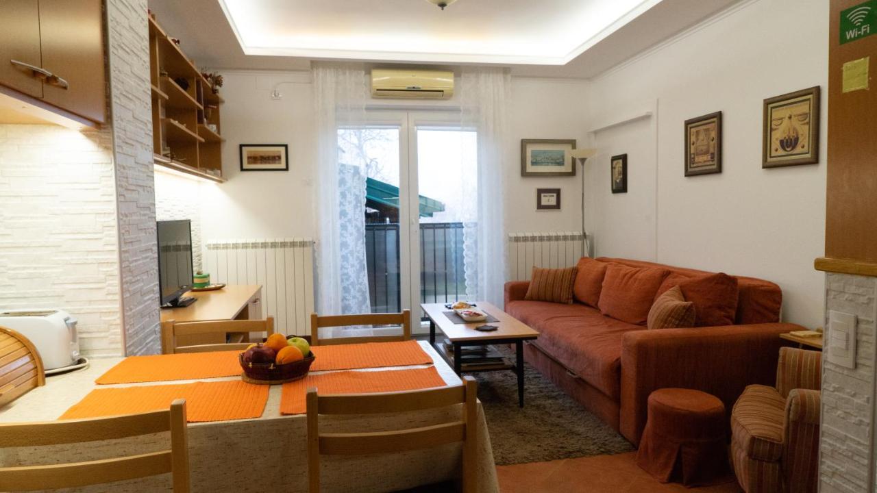 Apartment Akacija Gardens Belgrad Exteriör bild