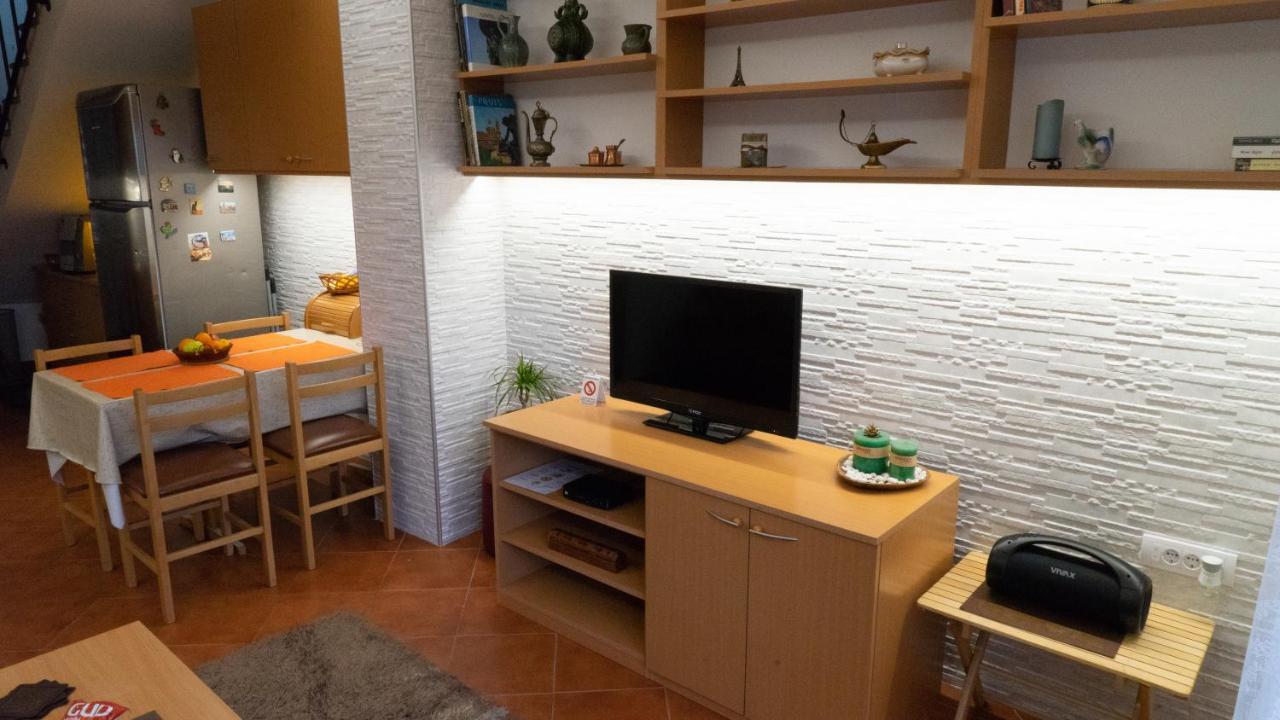 Apartment Akacija Gardens Belgrad Exteriör bild