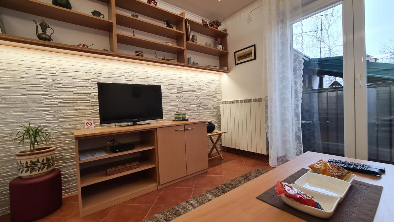 Apartment Akacija Gardens Belgrad Exteriör bild