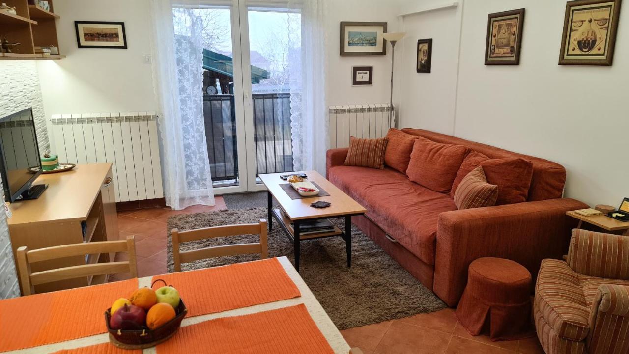 Apartment Akacija Gardens Belgrad Exteriör bild