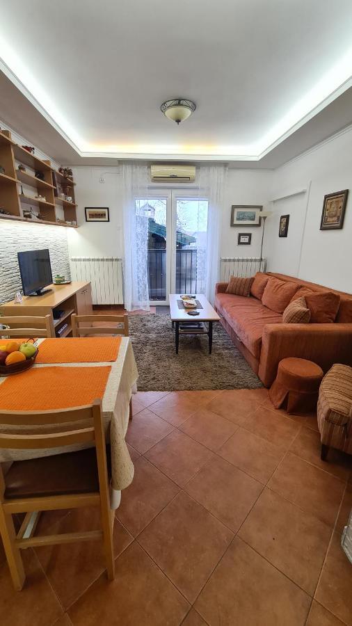 Apartment Akacija Gardens Belgrad Exteriör bild