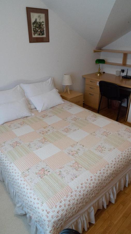 Apartment Akacija Gardens Belgrad Exteriör bild